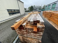 Ca. 30x douglas balken fijnbezaagd, 100x100mm, lengte 400cm - afbeelding 1 van  3