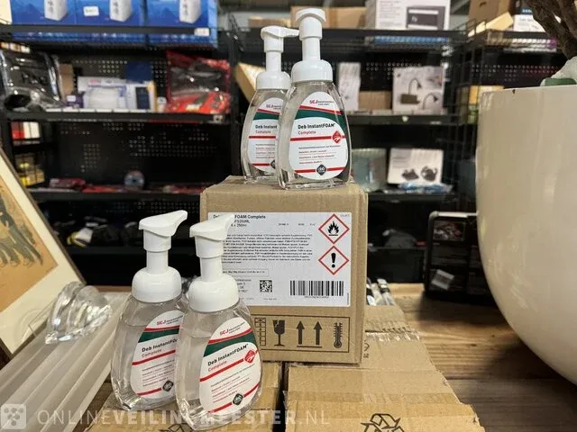 Ca. 30x flacon handdesinfectie schuim deb instantfoam - afbeelding 1 van  4