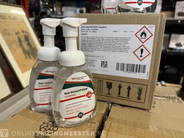 Ca. 30x flacon handdesinfectie schuim deb instantfoam - afbeelding 3 van  4