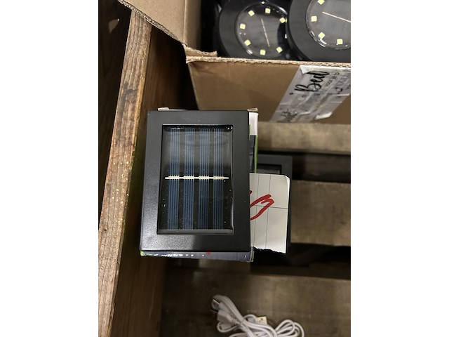 Ca. 30x led verlichting met zonnepaneel - afbeelding 2 van  5