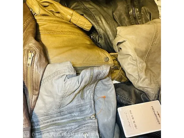 Ca. 30x leren jassen - zalando merk jassen van €300,00 - €400,00 per jas - afbeelding 2 van  6