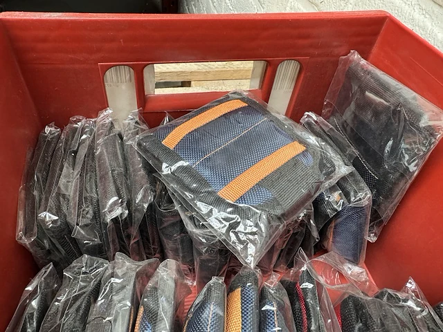 Ca. 30x magnetische polsband voor klussen - afbeelding 2 van  3