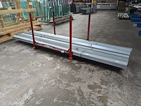 Ca. 30x metalen profiel in transportbok