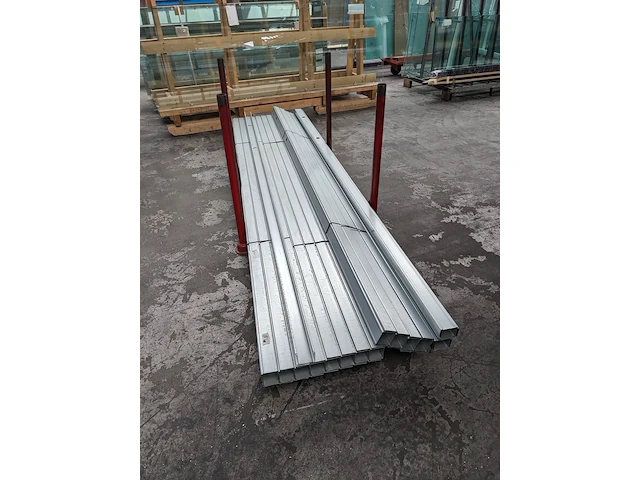 Ca. 30x metalen profiel in transportbok - afbeelding 2 van  5