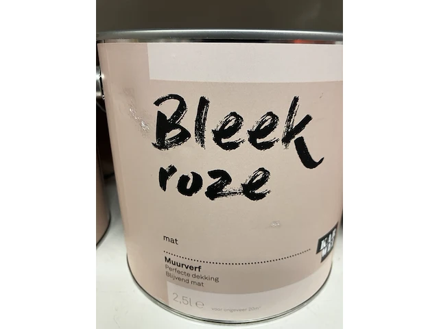 Ca. 30x muurverf 2,5 ltr roze - afbeelding 2 van  2