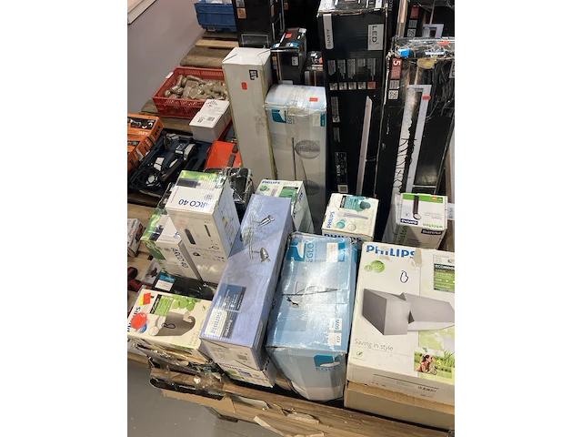Ca. 30x partij verlichting (exclusief pallet) - afbeelding 2 van  2