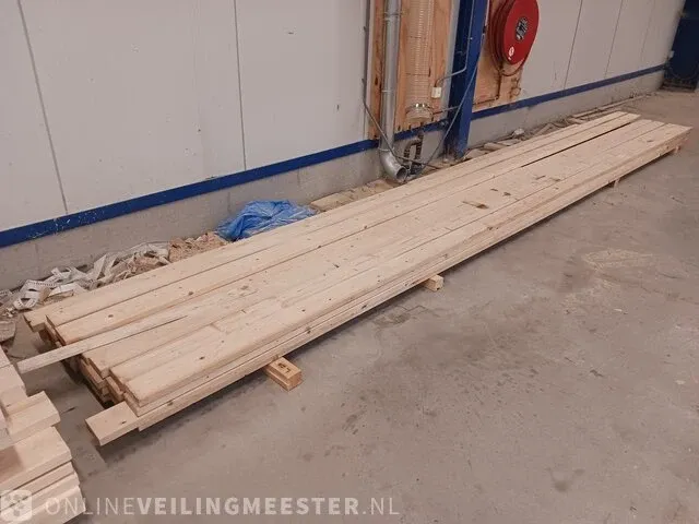 Ca 30x vurenhouten plank - afbeelding 1 van  4