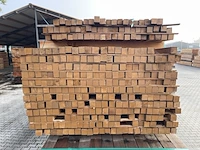 Ca. 315x guyana teak palen fijnbezaagd, 40x40mm - afbeelding 3 van  3