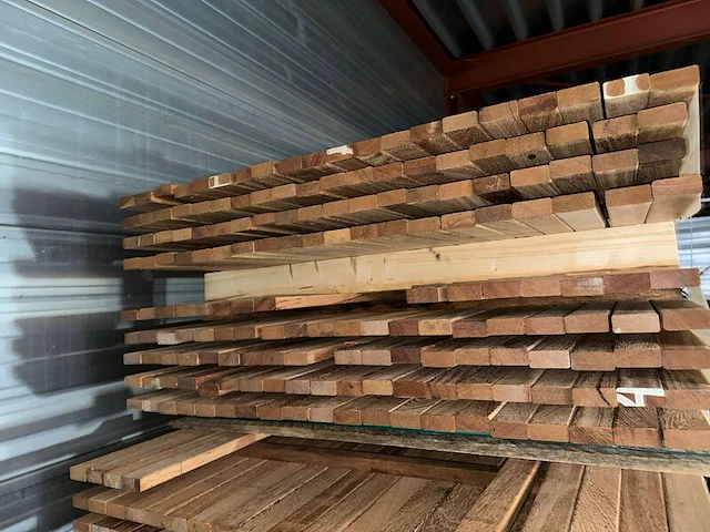 Ca. 321x angelim pedra latten geschaafd, 20x45mm, lengte 137/430cm, 57/460cm, 66/490cm, 18/520cm, 43/550cm - afbeelding 3 van  4