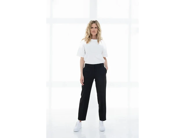 Ca. 32x broek en 64x colbert, suitss me, off-beat en daily food, just black - afbeelding 7 van  13
