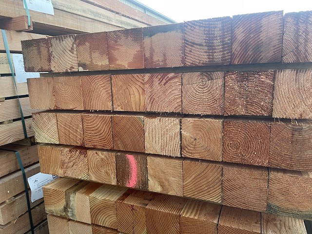 Ca. 32x douglas balken fijnbezaagd, 120x120mm, lengte 300cm - afbeelding 3 van  3