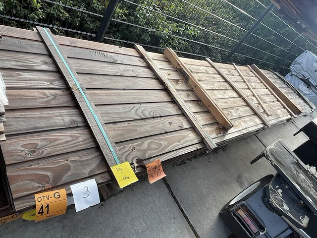 Ca. 32x douglas halfhoutsrabat, 18x135mm, lengte 500cm - afbeelding 1 van  3