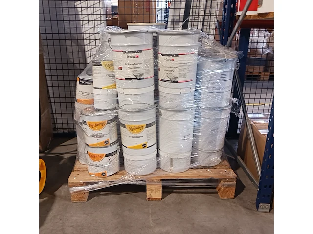 Ca. 33x 2k epoxy, rolcoat en grondverf - afbeelding 1 van  7