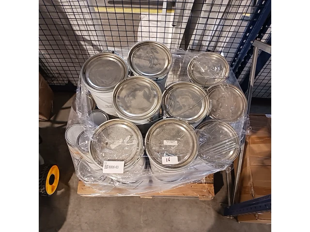 Ca. 33x 2k epoxy, rolcoat en grondverf - afbeelding 7 van  7