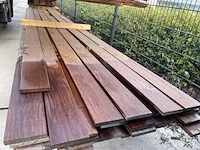 Ca. 33x hardhouten planken geschaafd, 21x140mm, lengte 530cm - afbeelding 1 van  3