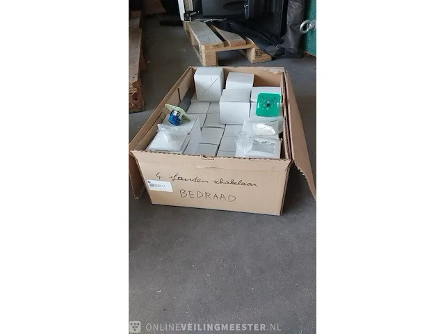Ca. 34x 4-standen schakelaar 2 modellen - afbeelding 1 van  7