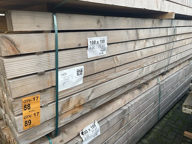 Ca. 34x douglas balken fijnbezaagd, 100x100mm, lengte 400cm - afbeelding 4 van  4