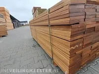 Ca. 35x basralocus hardhouten planken geschaafd, 21x145mm, lengte 300cm - afbeelding 2 van  3
