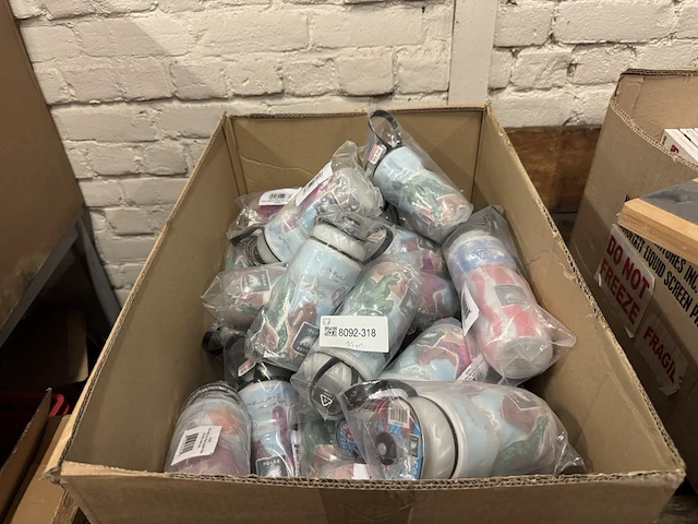 Ca. 35x bidon/drinkbeker - afbeelding 1 van  4