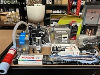 Ca. 35x diverse fietsaccessoires, w.o. shimano, thule,schwalbe - afbeelding 2 van  9