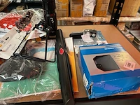 Ca. 35x diverse fietsaccessoires, w.o. shimano, thule,schwalbe - afbeelding 4 van  9
