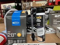 Ca. 35x diverse fietsaccessoires, w.o. shimano, thule,schwalbe - afbeelding 7 van  9