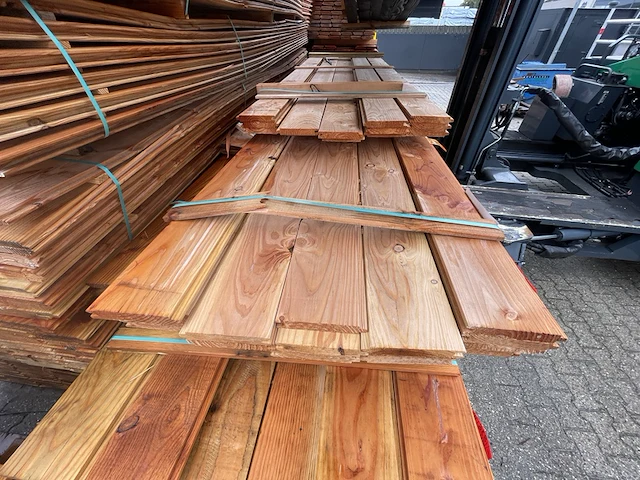 Ca. 35x douglas blokhutprofiel, 28x180mm, lengte 13/300cm, 22/500cm - afbeelding 1 van  3