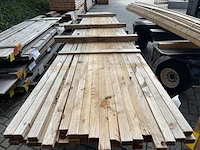 Ca. 35x douglas latten fijnbezaagd, 28x45mm, lengte 500cm - afbeelding 1 van  3