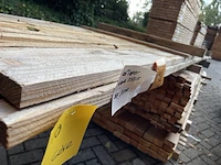 Ca. 35x douglas latten fijnbezaagd, 28x45mm, lengte 500cm - afbeelding 2 van  3