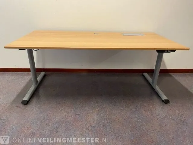 Ca. 35x elektrisch verstelbaar bureau - afbeelding 1 van  7