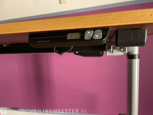 Ca. 35x elektrisch verstelbaar bureau - afbeelding 5 van  7