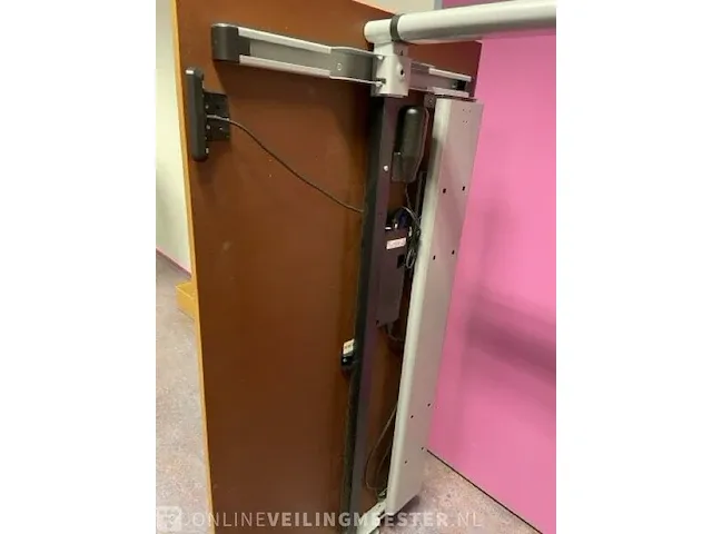Ca. 35x elektrisch verstelbaar bureau - afbeelding 6 van  7