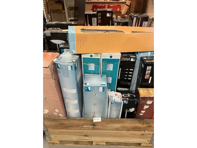 Ca. 35x partij verlichting (exclusief pallet) - afbeelding 1 van  2