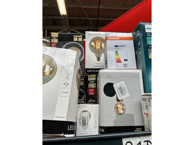 Ca. 35x verlichting w.o. led lamp, wandlamp, w.o. philips, osram, lucide - afbeelding 4 van  6