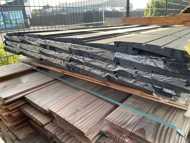 Ca. 35x zweeds rabat zwart gecoat, 16x195mm, lengte 390cm - afbeelding 3 van  3