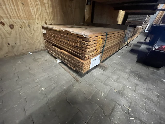 Ca. 37x angelim pedra planken geschaafd, 21x145mm, lengte 495cm - afbeelding 2 van  3