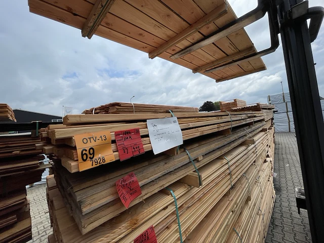 Ca. 37x douglas vlonderplanken, 25x140mm, lengte 400cm - afbeelding 2 van  3