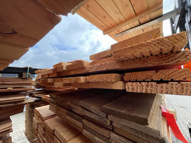 Ca. 37x douglas vlonderplanken, 25x140mm, lengte 400cm - afbeelding 3 van  3