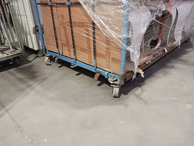 Ca. 37x stoel met houten onderstel, wit - afbeelding 3 van  7