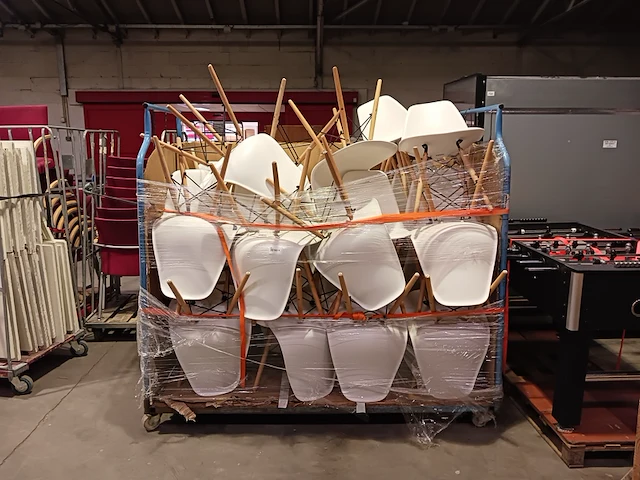 Ca. 37x stoel met houten onderstel, wit - afbeelding 4 van  7