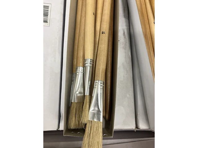 Ca. 380x 32 doosjes a12 st kwast penseel maat 16 - afbeelding 2 van  2