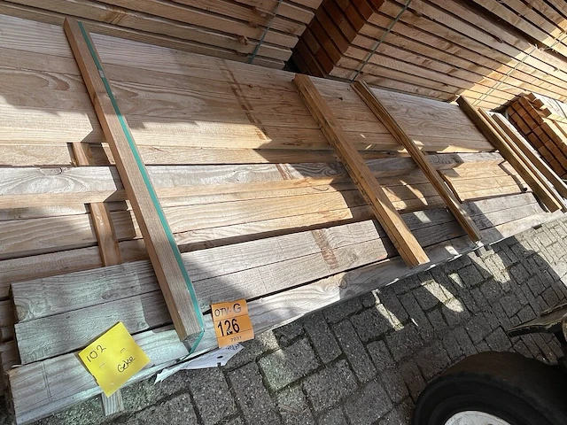 Ca. 38x douglas regels fijnbezaagd, 45x75mm, lengte 400cm - afbeelding 1 van  3