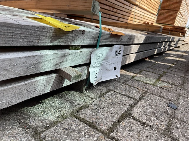 Ca. 38x douglas regels fijnbezaagd, 45x75mm, lengte 400cm - afbeelding 2 van  3