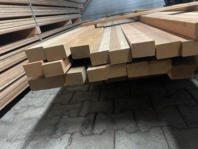 Ca. 39x cupiuba regels geschaafd, 45x68mm, lengte 400cm - afbeelding 3 van  3