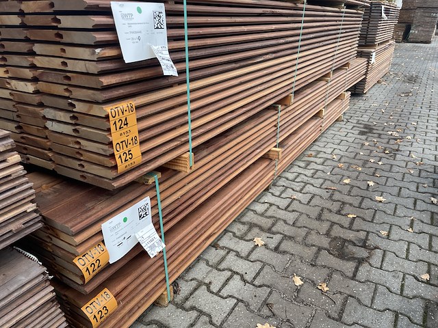 Ca. 39x massaranduba damwand-/paardenbox profiel, 28x140mm, lengte 400cm - afbeelding 4 van  4