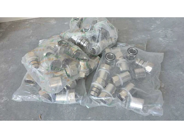 Ca. 39x pex koppeling 32mm x 1 duims wartelmoer binnendraad , ifan, pex koppeling 32mm x 1 duims wartelmoer binnendraad 1 doos 39 stuks, 2023 - afbeelding 1 van  1