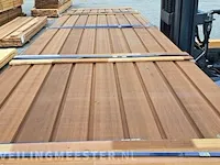 Ca. 39x thermisch gemodificeerde ayous channelsiding, 18x137mm, lengte 420cm - afbeelding 1 van  3