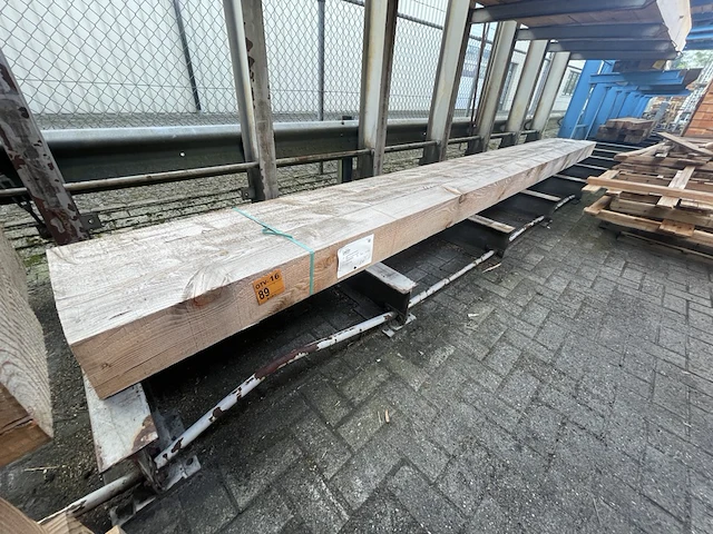 Ca. 3x douglas balken fijnbezaagd, 200x200mm, lengte 600cm - afbeelding 4 van  4