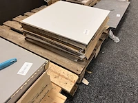 Ca. 4 m² vloertegels - afbeelding 2 van  3