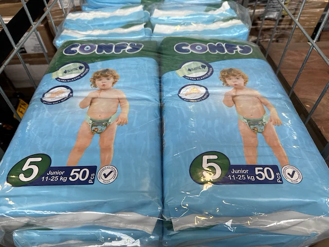 Ca. 400x luier maat 5 junior 11-25 kg (8 pakken van 50 stuks) confy - afbeelding 1 van  2